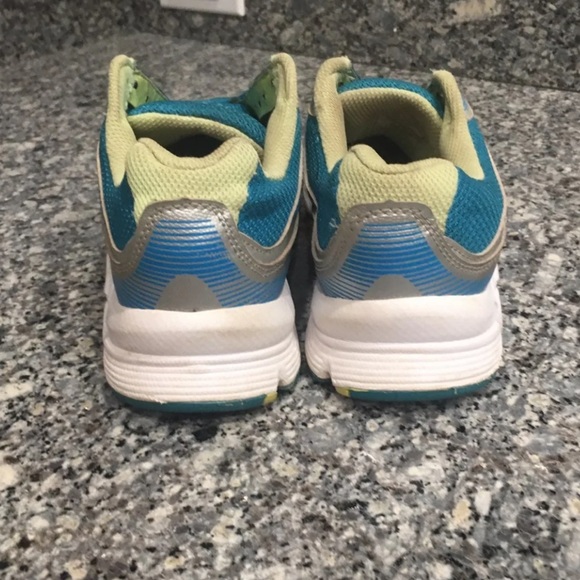 Colorful Avia shoes size 8W - Picture 4 of 7